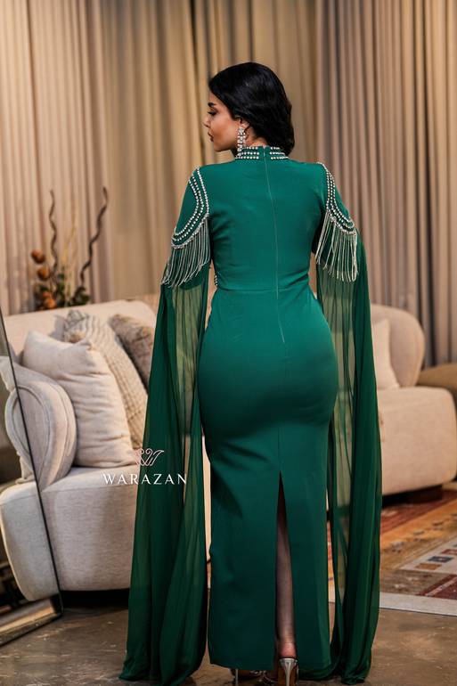 فستان سهرة ناعم ملكي بقصة أكمام طويلة 