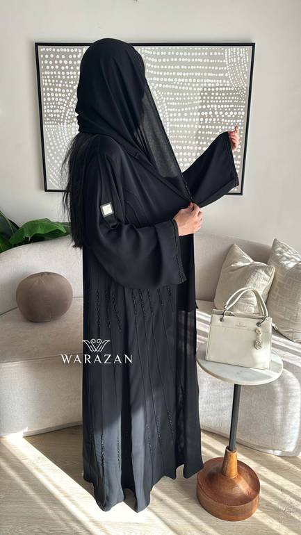 عباية سوداء راقية وعملية 