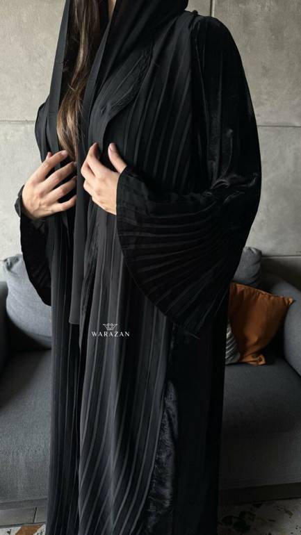 عباية شتوية مخمل مع تدخيلة كسرات ناعمة