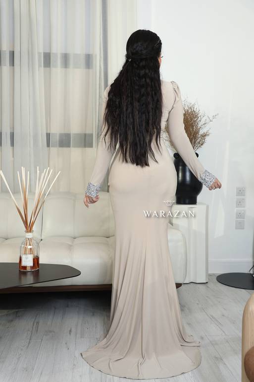 فستان سهرة بكرستال من الخصر و الكم