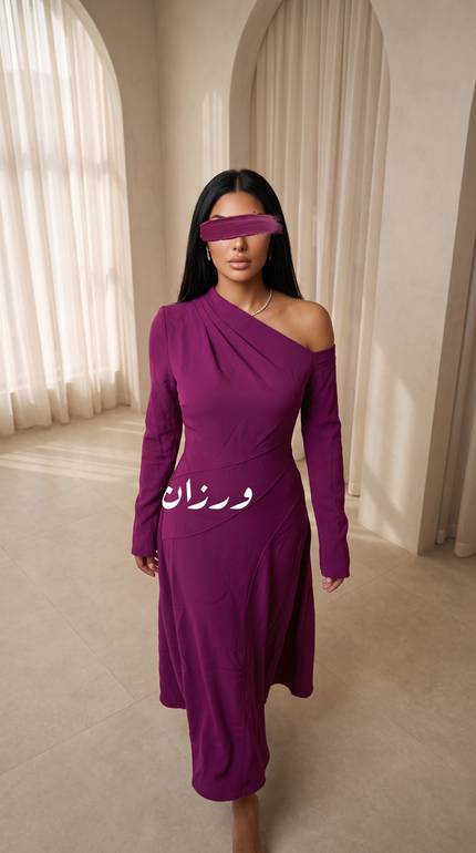 فستان ناعم بكسرات وقصة انسيابية
