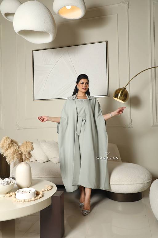 جلابية انيقة بتصميم ناعم للمناسبات