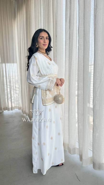 جلابية ساترة بتطريز ذهبي 