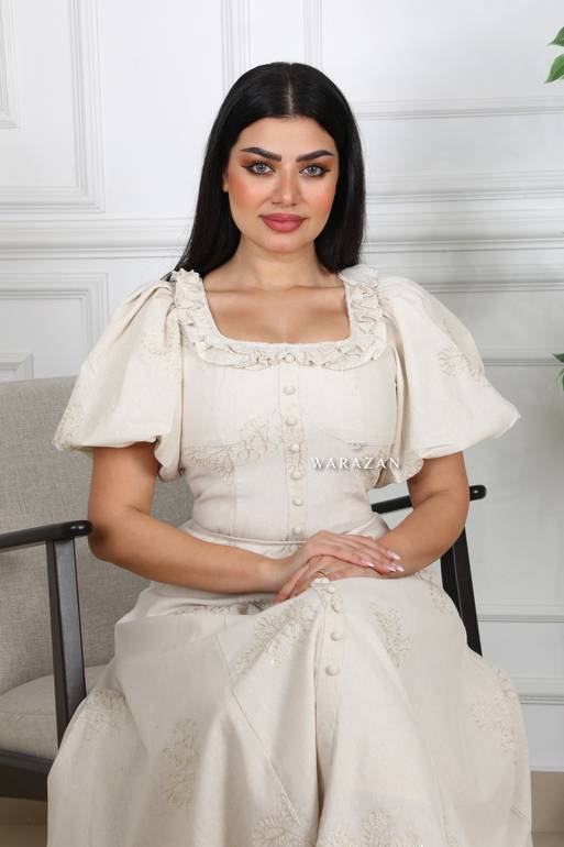 فستان ناعم بتطريز و لمعه 