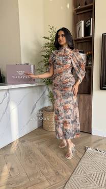 فستان مشجر بقصة من الكتف 