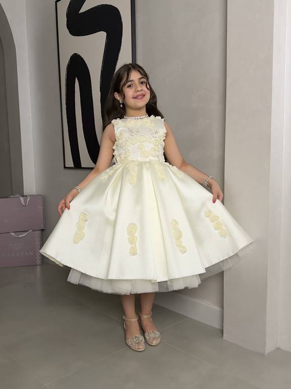 فستان بناتي بتدخيلة ورد و تل