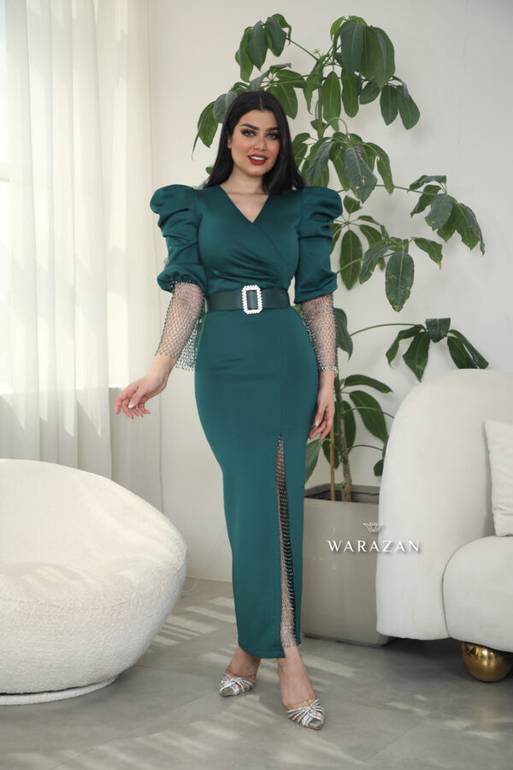 فستان سهرة ناعم ملكي بقصة أكمام جميلة
