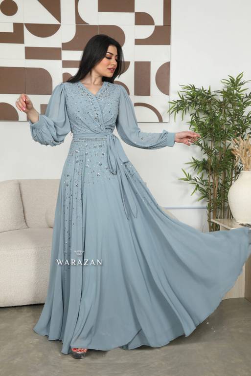 فستان سهرة ساتر بتطريز راقي