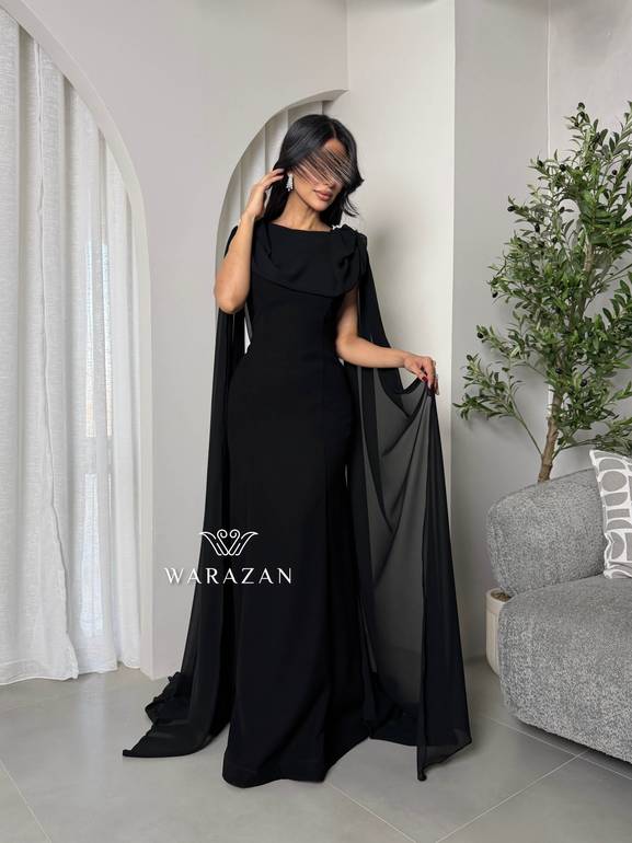 فستان سهرة أسود ملكي بكاب انسيابي فاخر