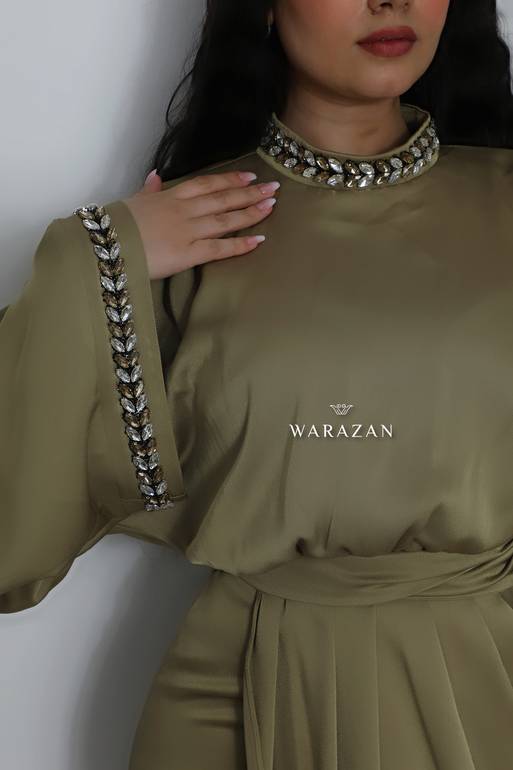 فستان ناعم باكمام وسيعة 
