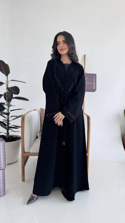 عباية بتطريز ناعم وانيق سراميك