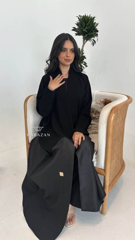 عباية انيقة  ببستايل نصفي 