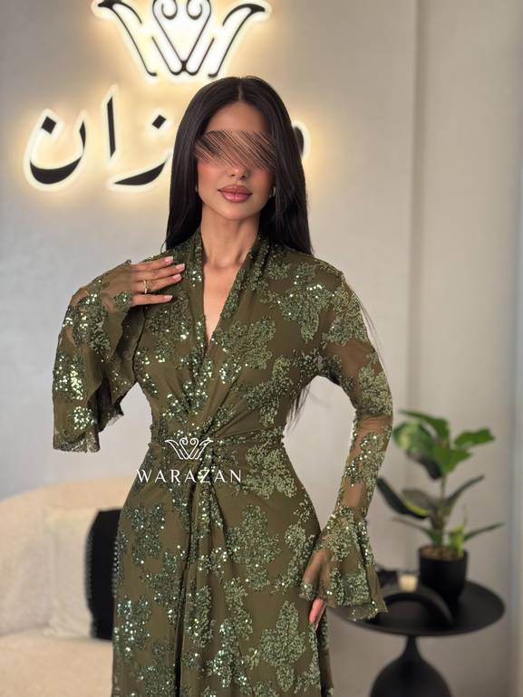 فستان سهرة فاخر مزين بالدانتيل الناعم