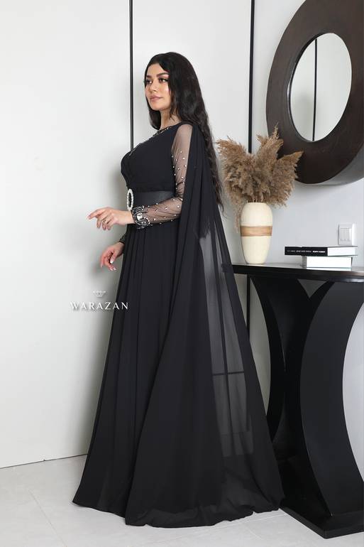 فستان سهرة باكمام شفافه و حزام من الخصر