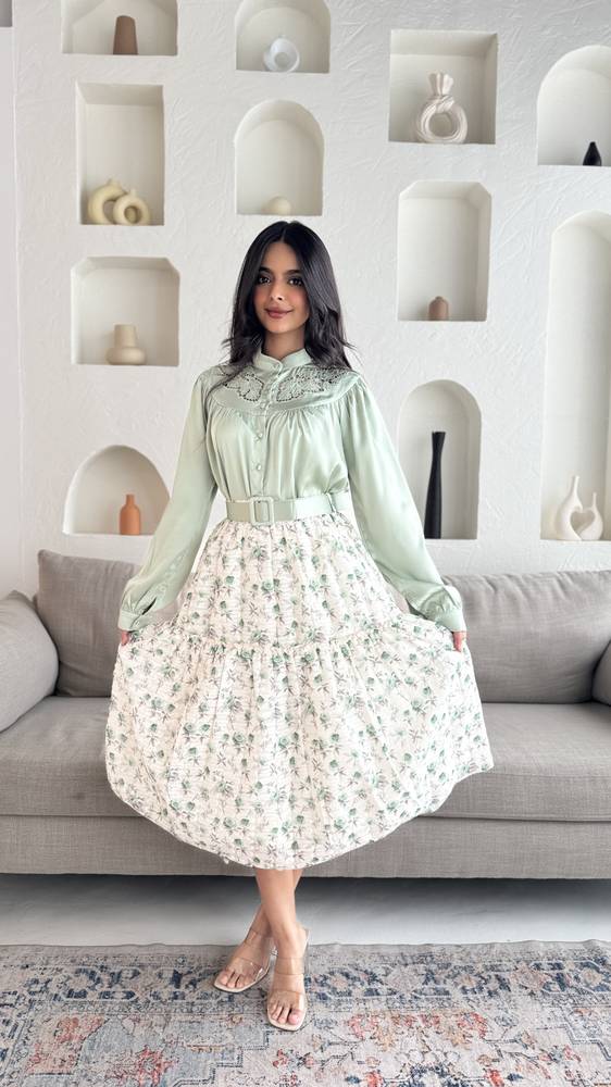قميص ساتان باكمام طويلة