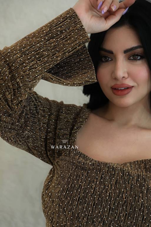 فستان سهرة ناعم بأكمام طويلة راقي وأنيق