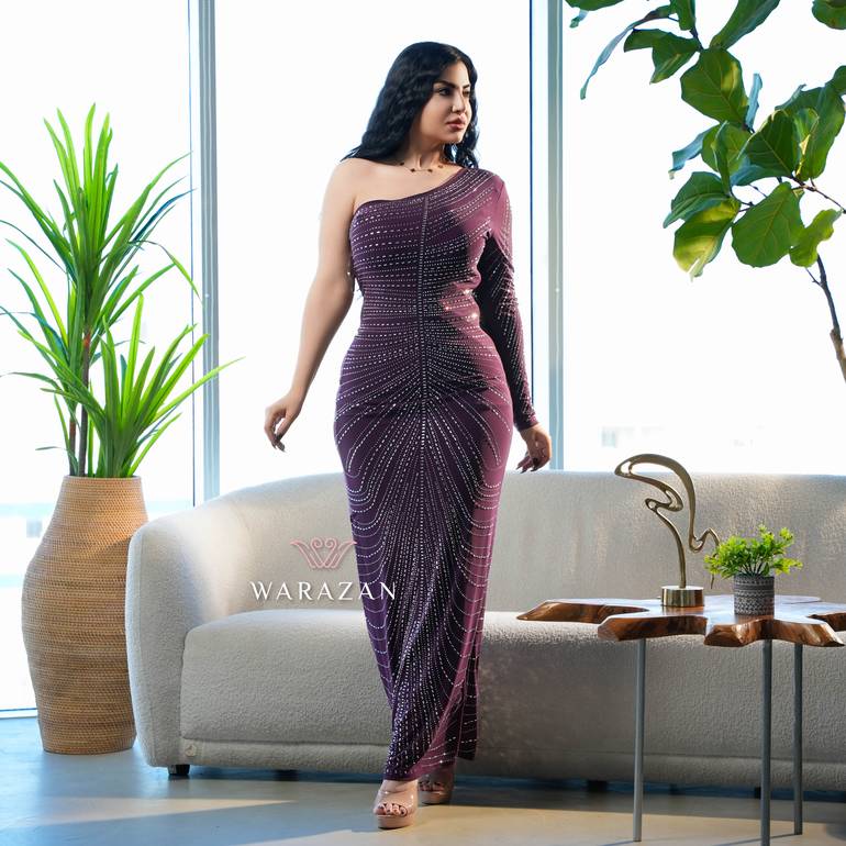 نسخة من فستان سهرة ماسك وأنيق 
