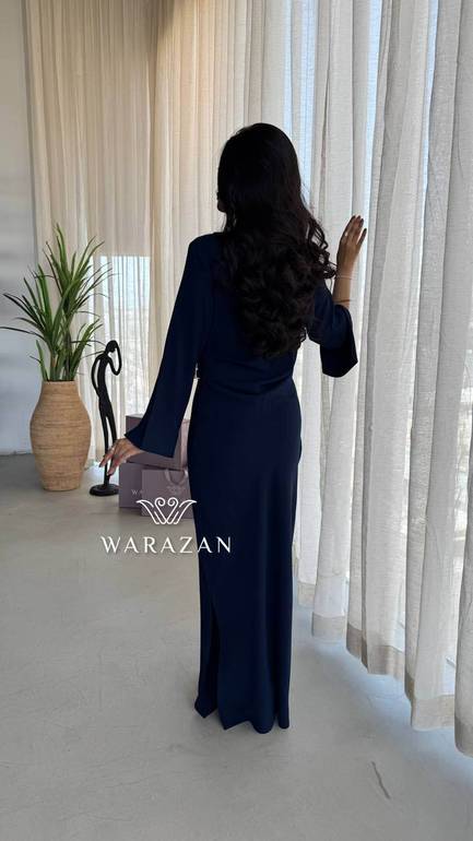 فستان سهرة ناعم بمسكه من الخصر