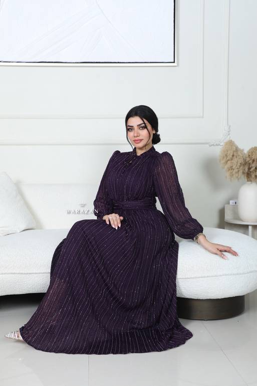 فستان ناعم بحزام من الخصر 