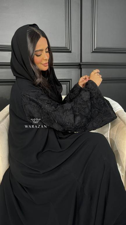 عباية انيقة بقصة اكمام 