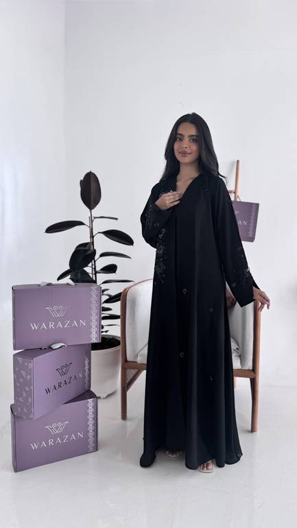 عباية بتطريز ترتر اسود 