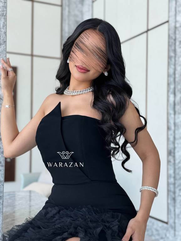 فستان اسود ملكي بقصة تل 