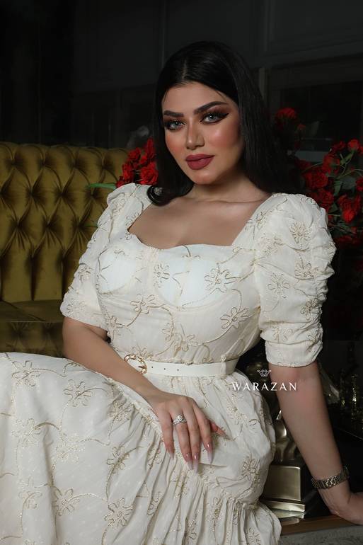 فستان قماشي راقي خيوط ذهبية وكم حيران 