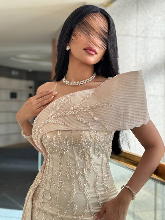 فستان سهرة راقي مع كلفة 