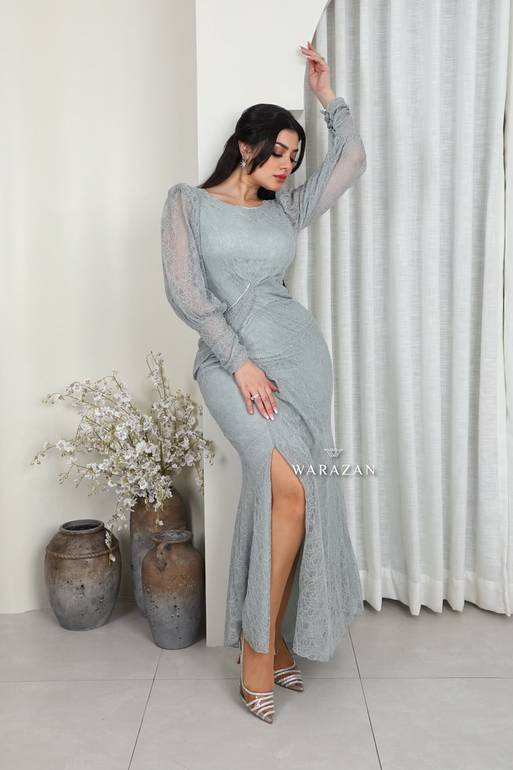 فستان سهرة ملكي بتفاصيل خاصه