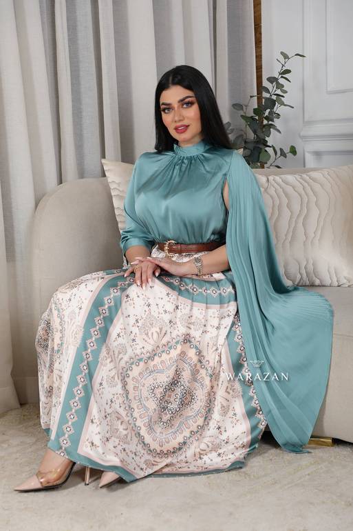 طقم تنورة وبلوزة بكم طويل وحزام