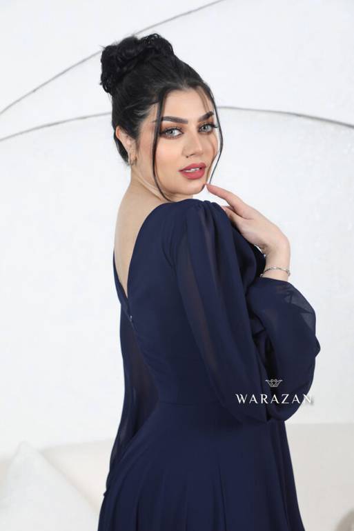 فستان شيفون ملكي بأكمام وتطريز