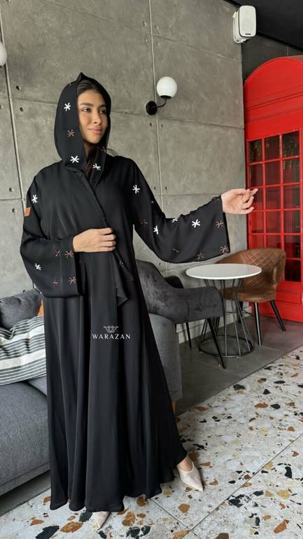 عباية بتطريز لونين و بنمط جميل