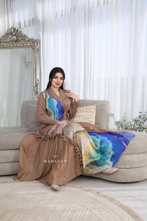 فستان انيق بتصميم ملفت و متناسق