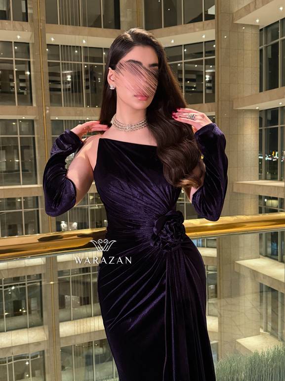 فستان مخمل ناعم بأكمام 
