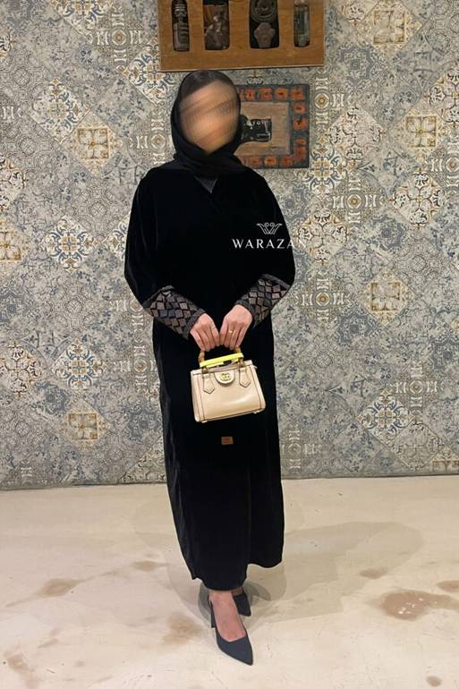 عباية شتوية شمواه بأكمام مطرزة بدرجات البني والفضي