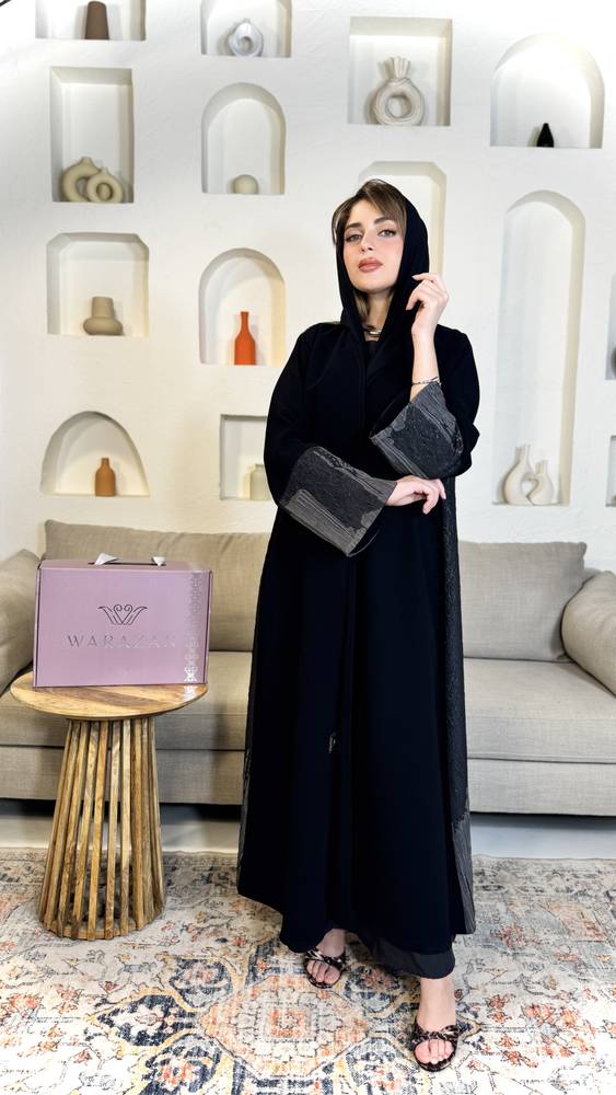 عباية انيقه بتدخيلة جاكار