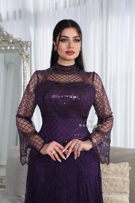 فستان سهرة ملكي بتصميم خاص 