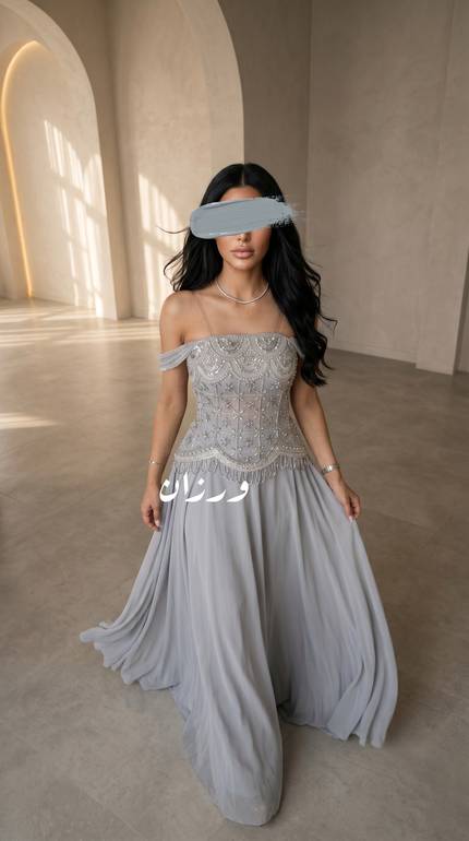 فستان سهرة رمادي بتطريز يدوي أنيق