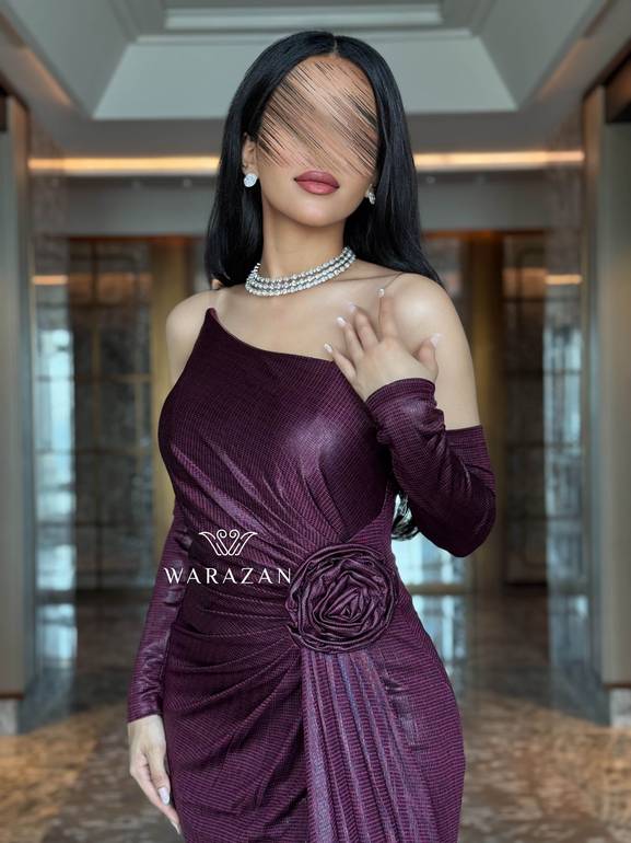 فستان سهرة ماسك بتخيلة ورده من الخصر