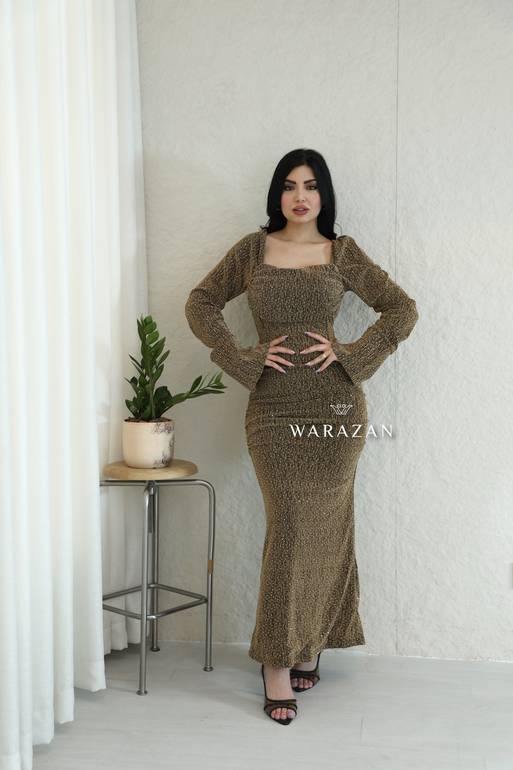 فستان سهرة ناعم بأكمام طويلة راقي وأنيق