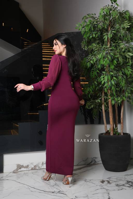 فستان سهرة ناعم مع اكمام بيليسيه 