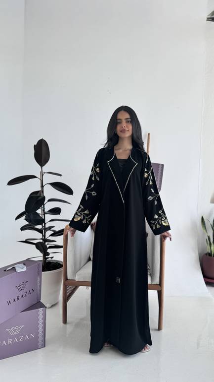 عباية بتطريز ذهبي 