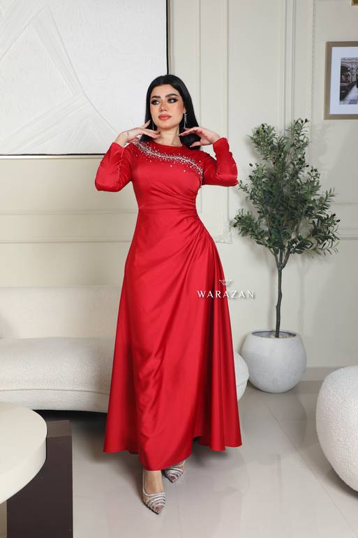 فستان ناعم بكرستال من الرقبه 