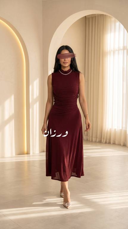 فستان ناعم ميدي بتفاصيل درابيه أنيقة