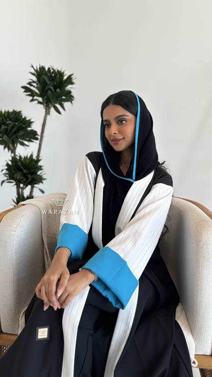 عباية كاجوال بلون اسود و تدخيلة لون 
