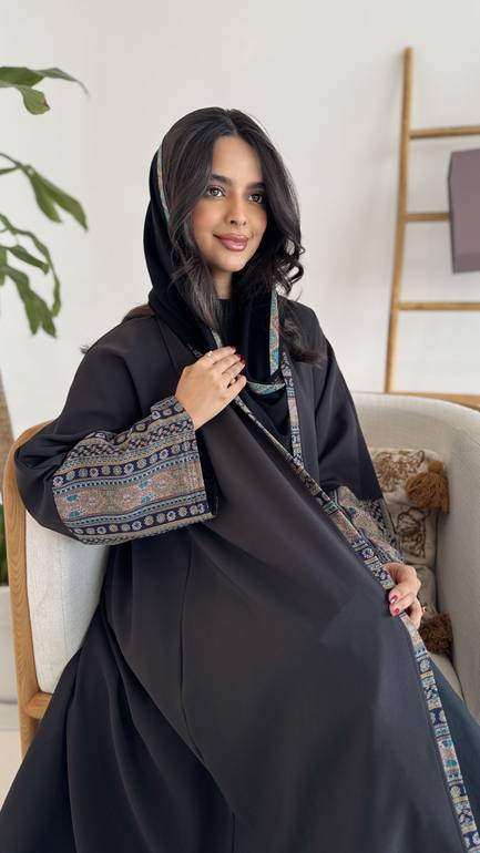 عباية كريب بأكمام كشميري