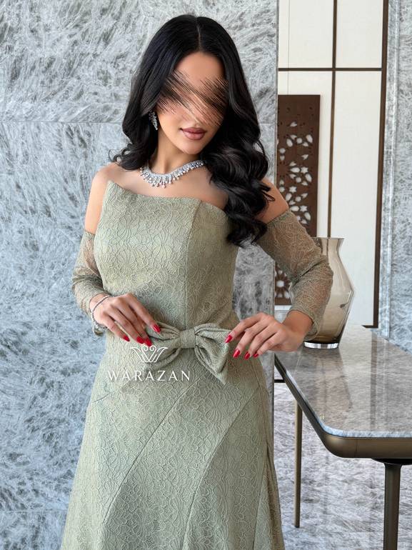 فستان سهره بدتخيلة اكمام دانتيل و فيونكه من الخصر