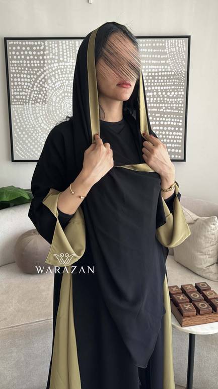 عباية سوداء أنيقة بتدخيلة لون 