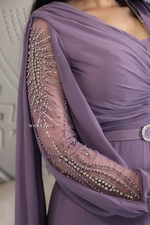 فستان سهرة ناعم راقي بحزام من الخصر 