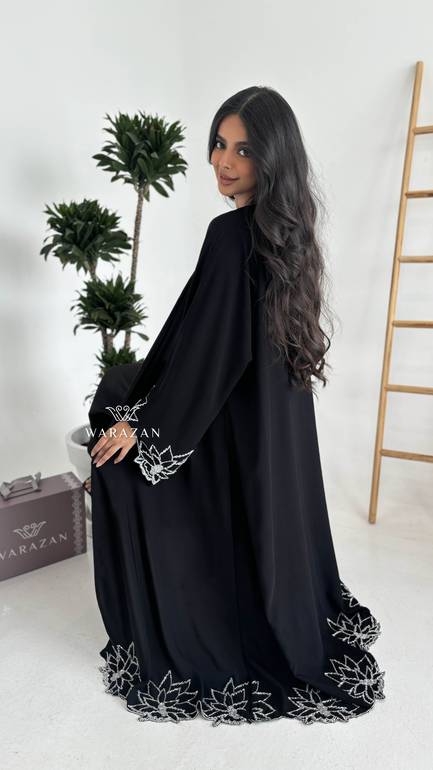 عباية بتطريز شك انيق 
